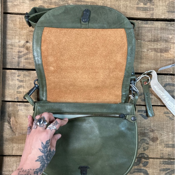 MRS. CHEESECAKE | Aunts & Uncles | Leather bag - Picture 3 of 6